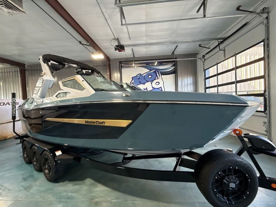 2027-mastercraft-x24-145939-image7