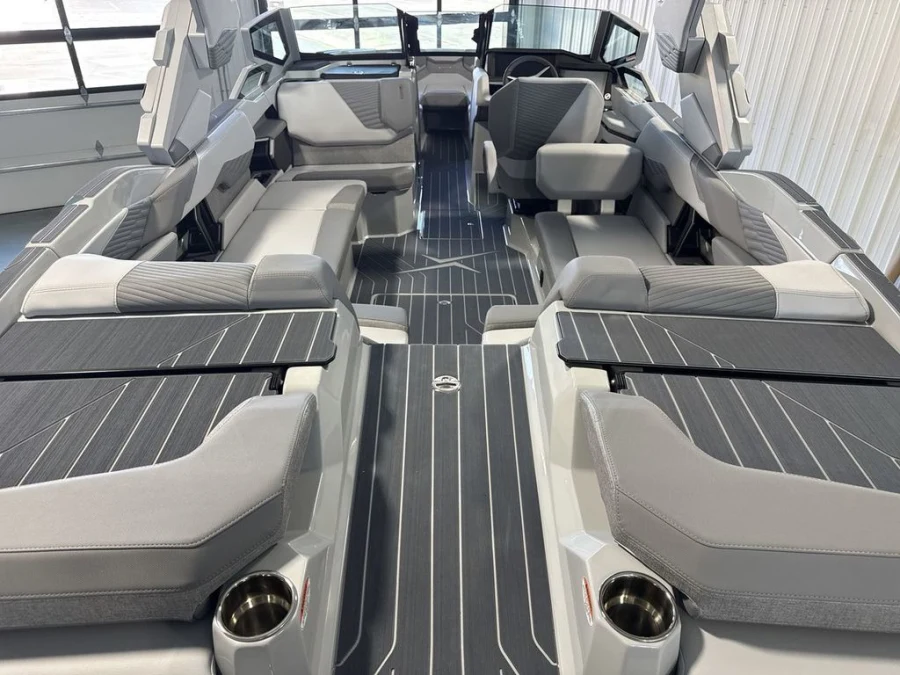 2027-mastercraft-x24-145939-image9
