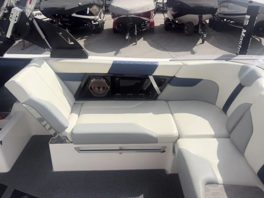 2022-mastercraft-xt24-145949-image16.webp