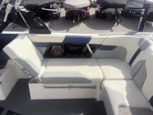2022-mastercraft-xt24-145949-image16.webp