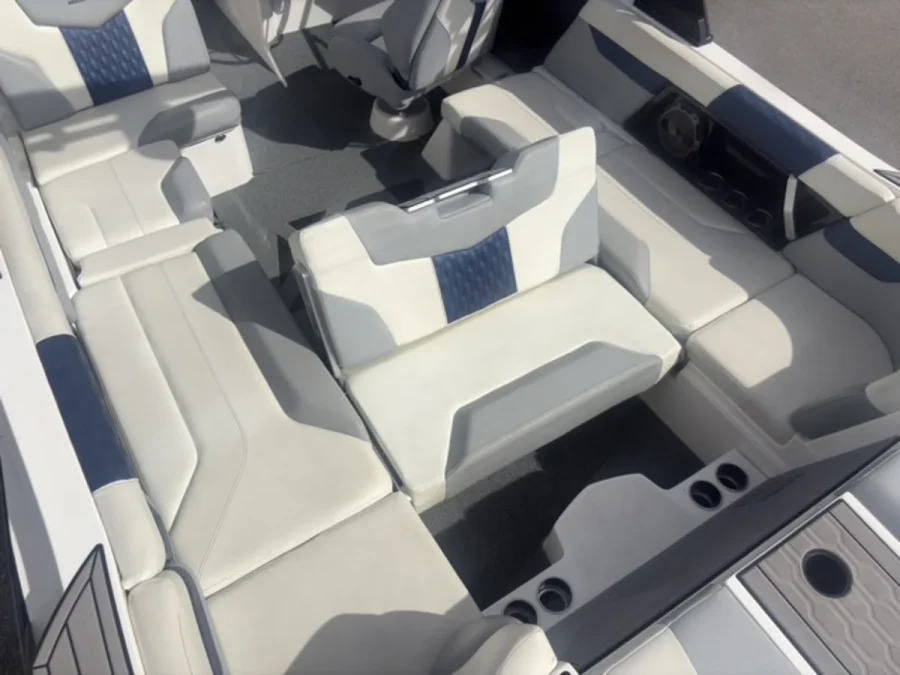 2022-mastercraft-xt24-145949-image17.webp