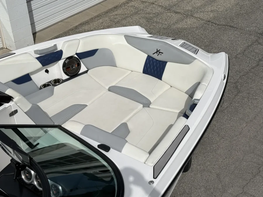 2022-mastercraft-xt24-145949-image6.webp