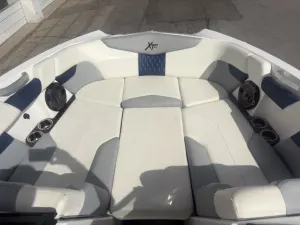 2022-mastercraft-xt24-145949-image8.webp