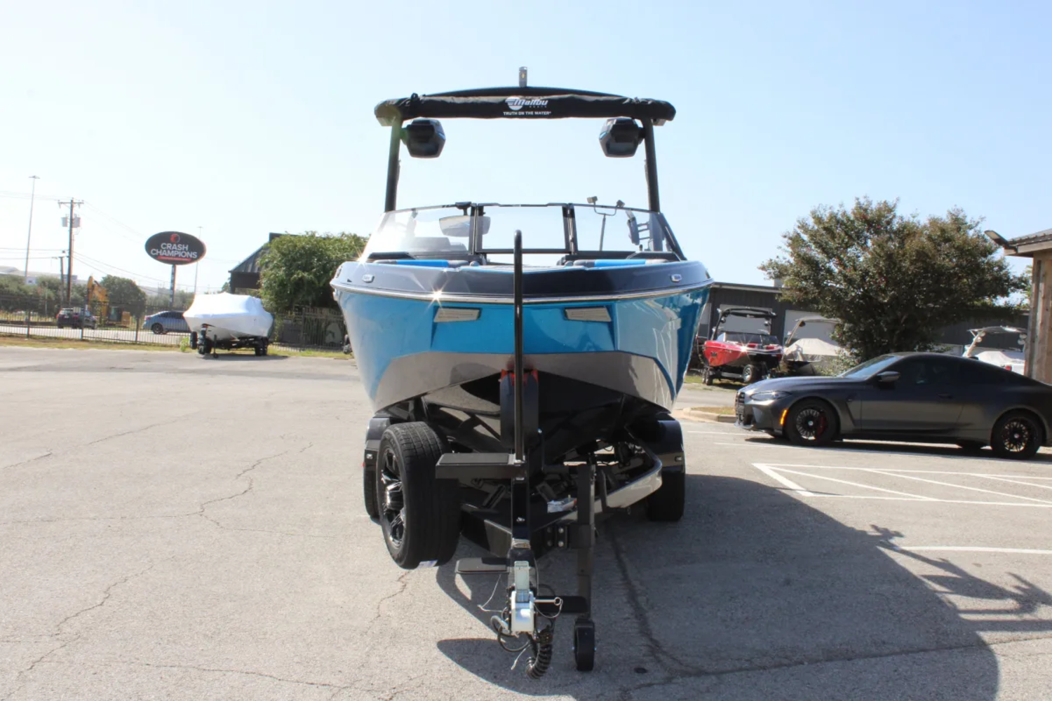2027 Malibu 25 LSV