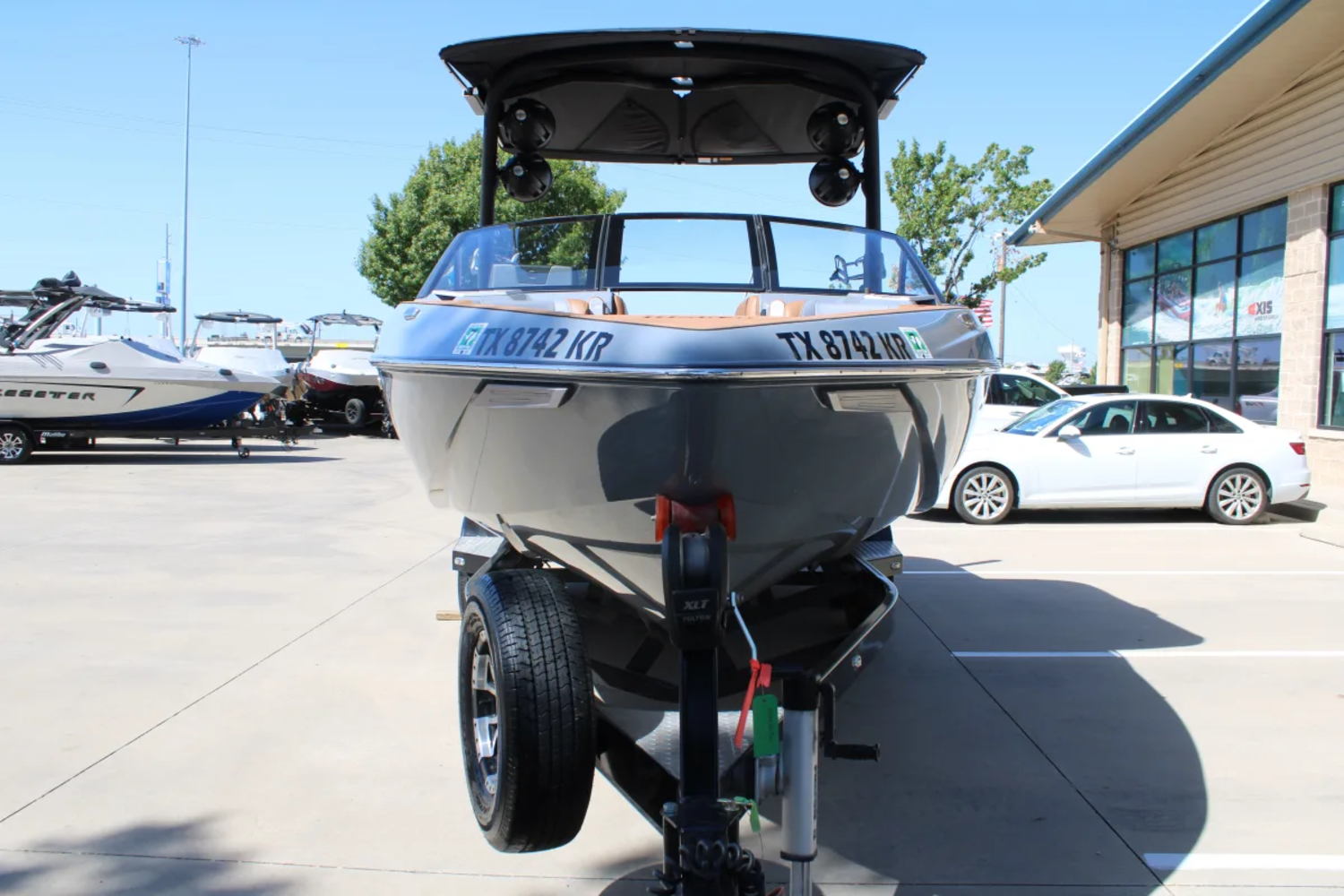 2023 Malibu 23 LSV