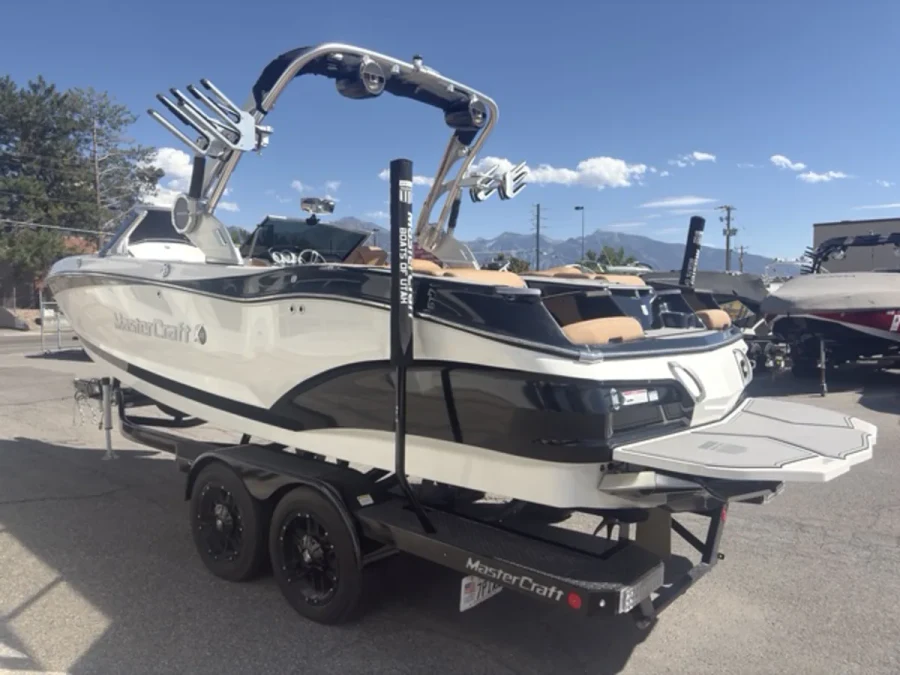2020-mastercraft-x22-145966-image2.webp
