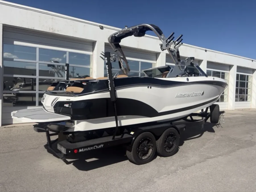 2020-mastercraft-x22-145966-image3.webp
