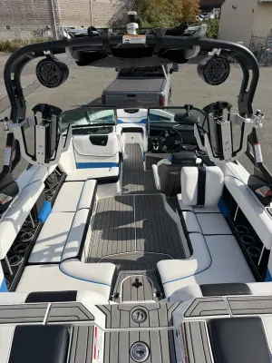 2017-nautique-gs22-145980-image2.webp