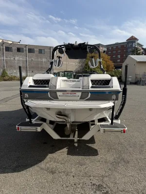 2017-nautique-gs22-145980-image7.webp