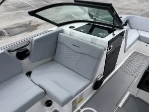 2027-mastercraft-nxt22-145996-image11