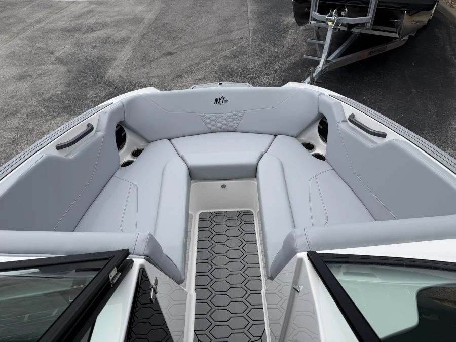 2027-mastercraft-nxt22-145996-image7
