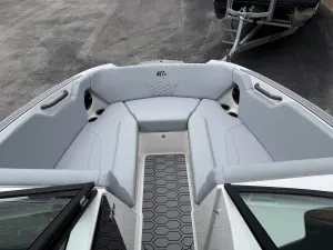 2027-mastercraft-nxt22-145996-image7