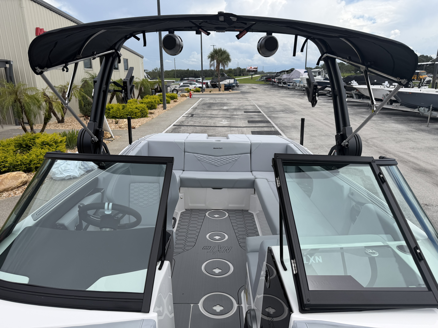 2027 MasterCraft NXT22