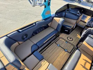 2026 SUPRA SE Icon