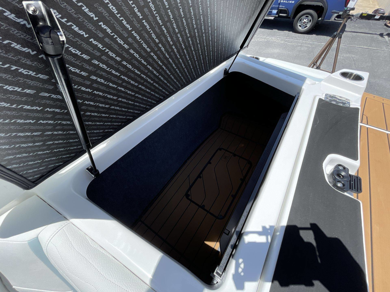 2025 Nautique G23