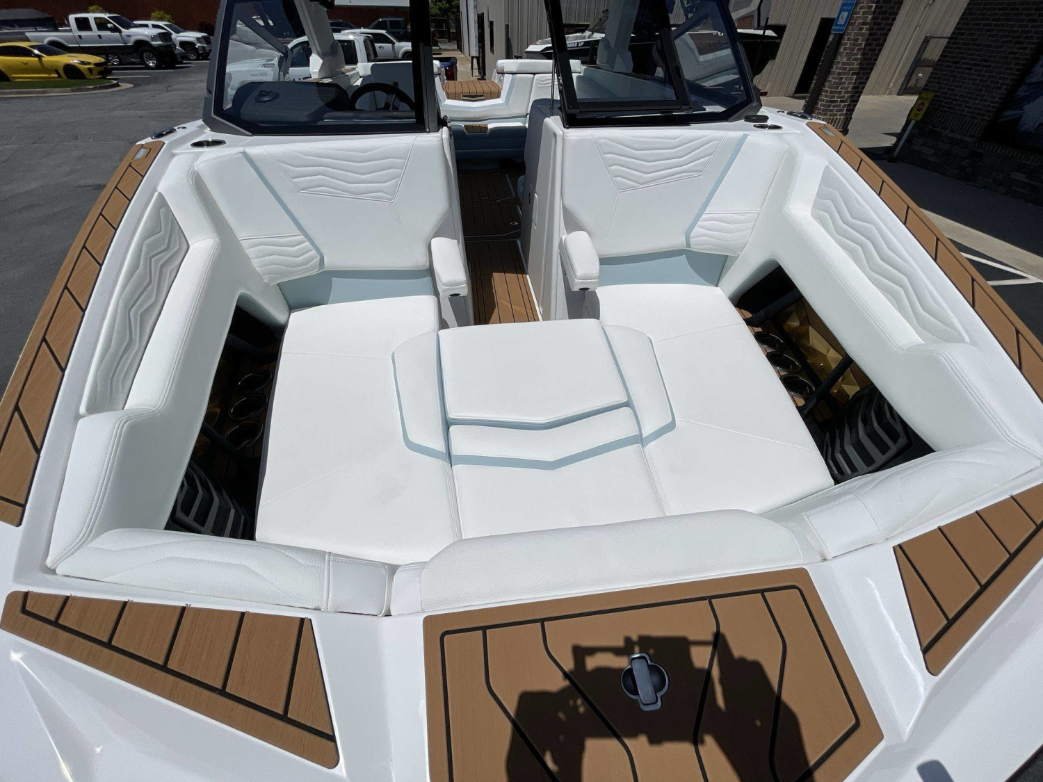 2025 Nautique G23