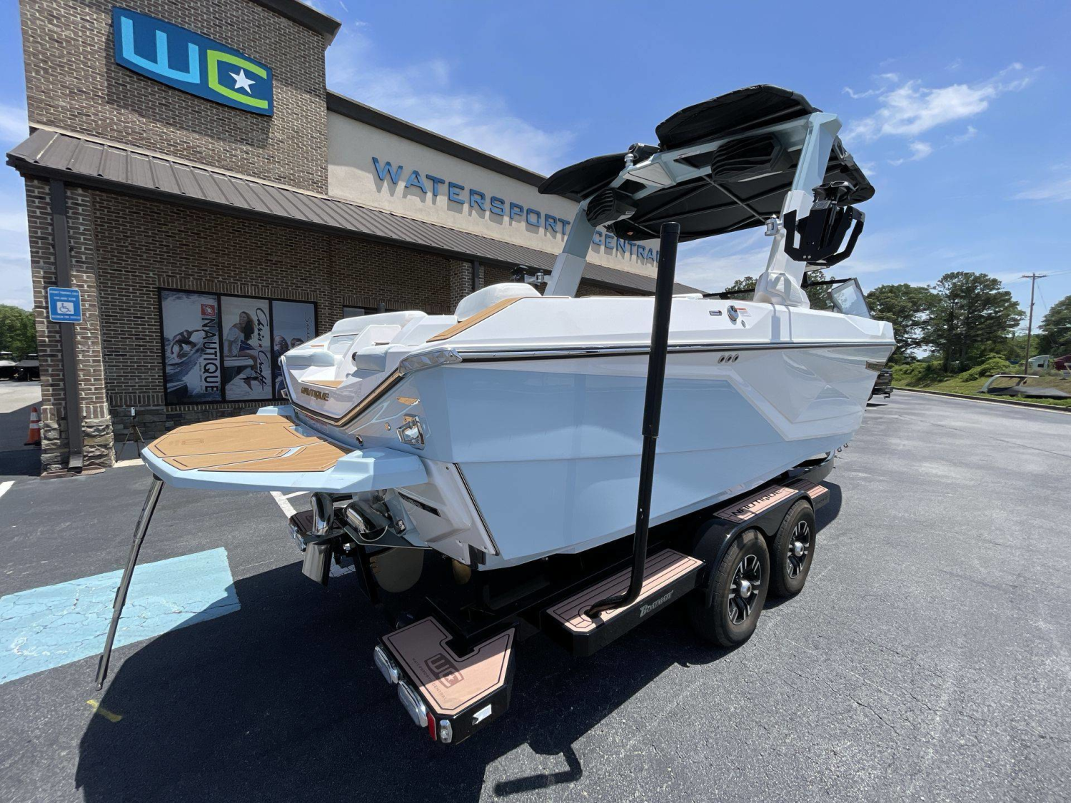 2025 Nautique G23