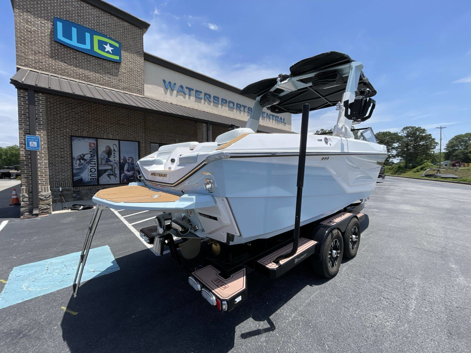 2025 Nautique G23