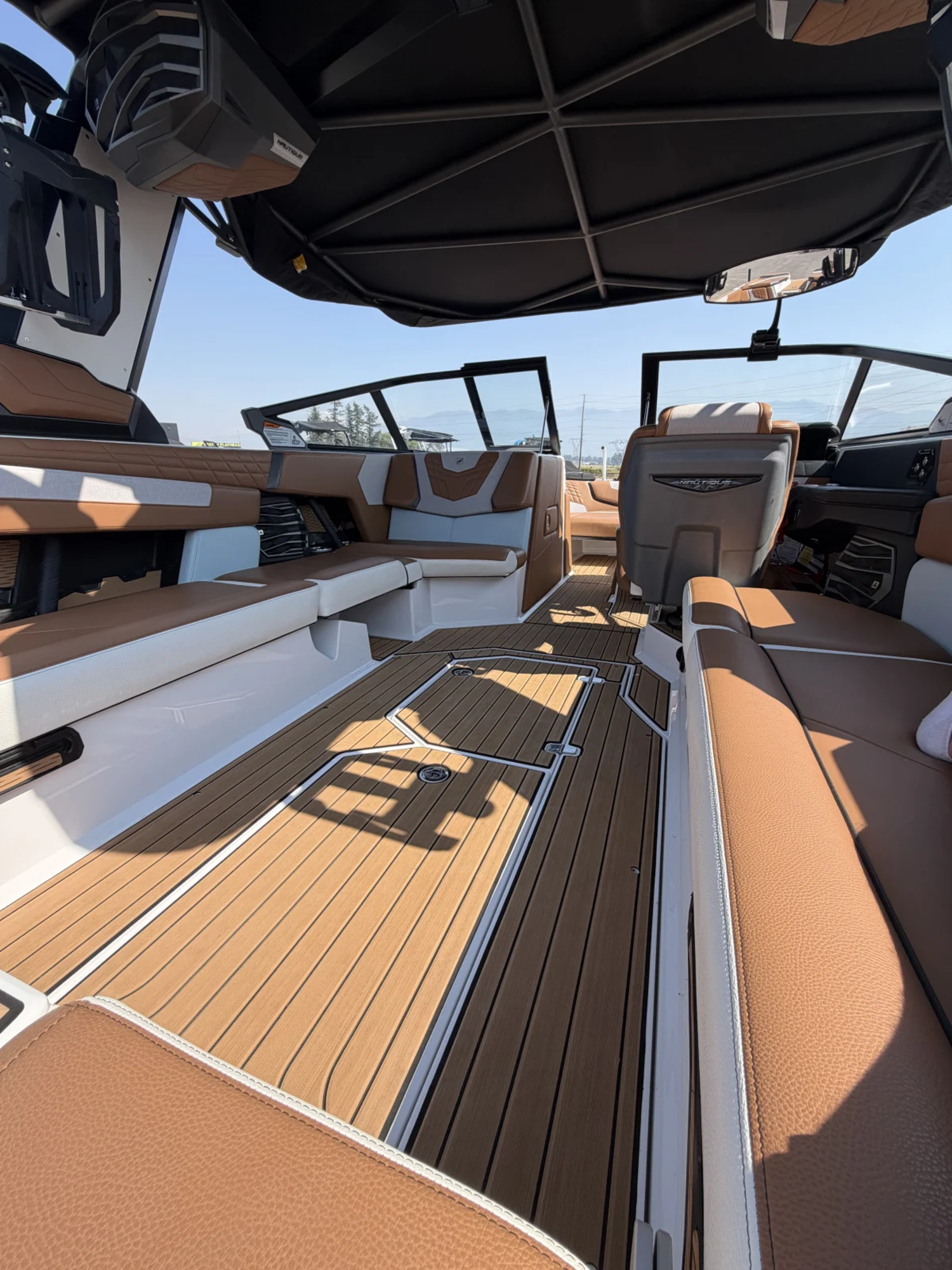 2022 Nautique G23