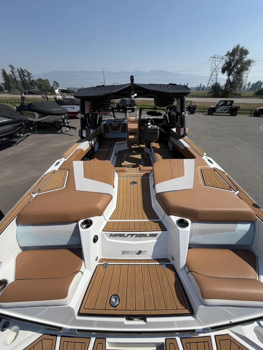 2022-nautique-g25-146007-image3.webp