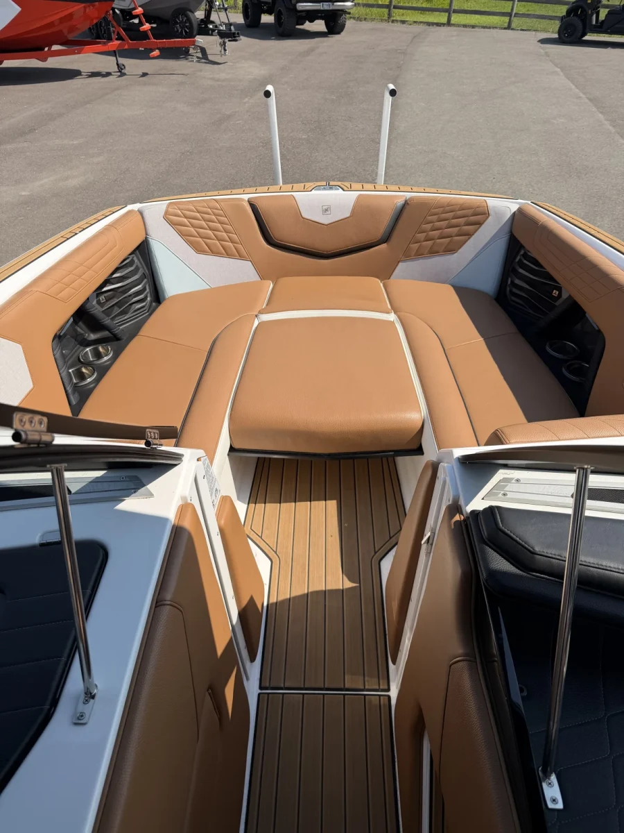 2022-nautique-g25-146007-image5.webp