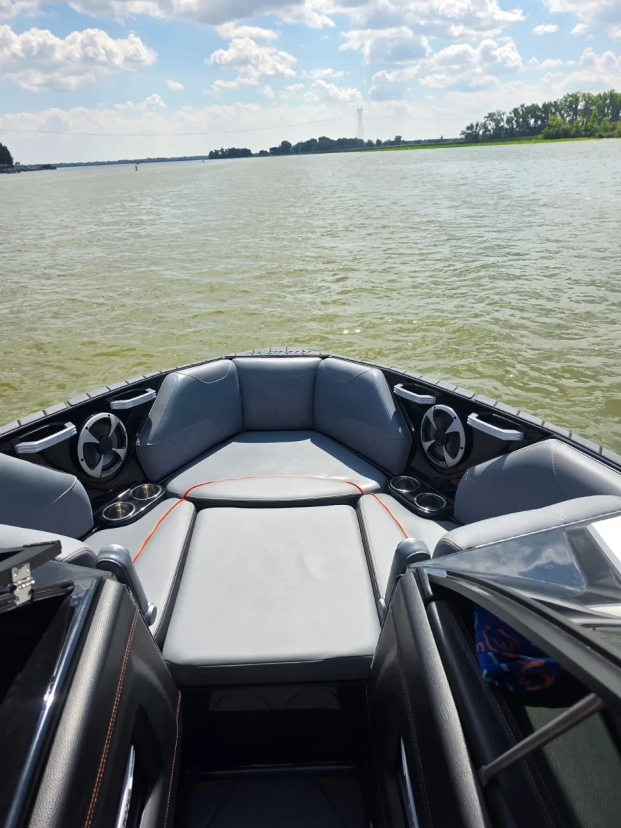 2020-malibu-wakesetter-23-lsv-146012-image6.webp