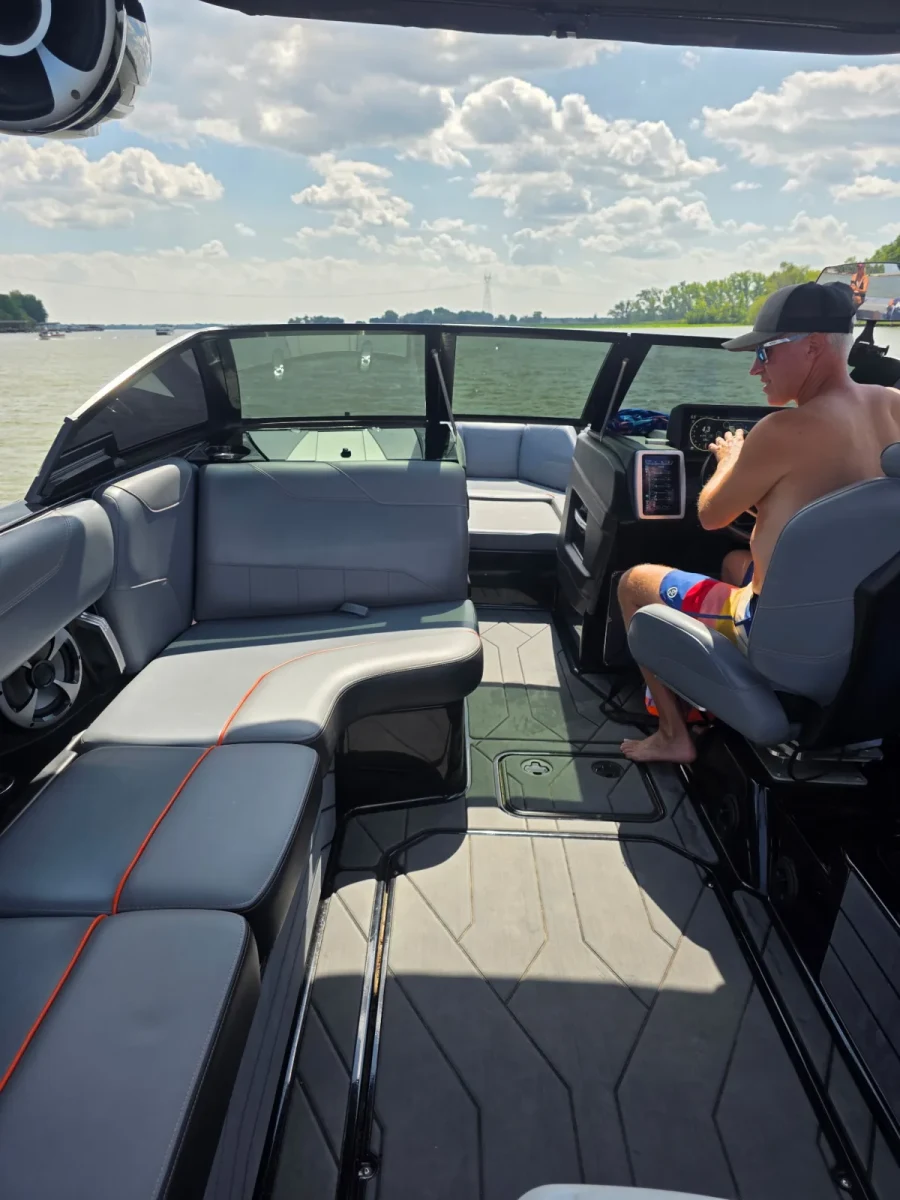 2020-malibu-wakesetter-23-lsv-146012-image8.webp