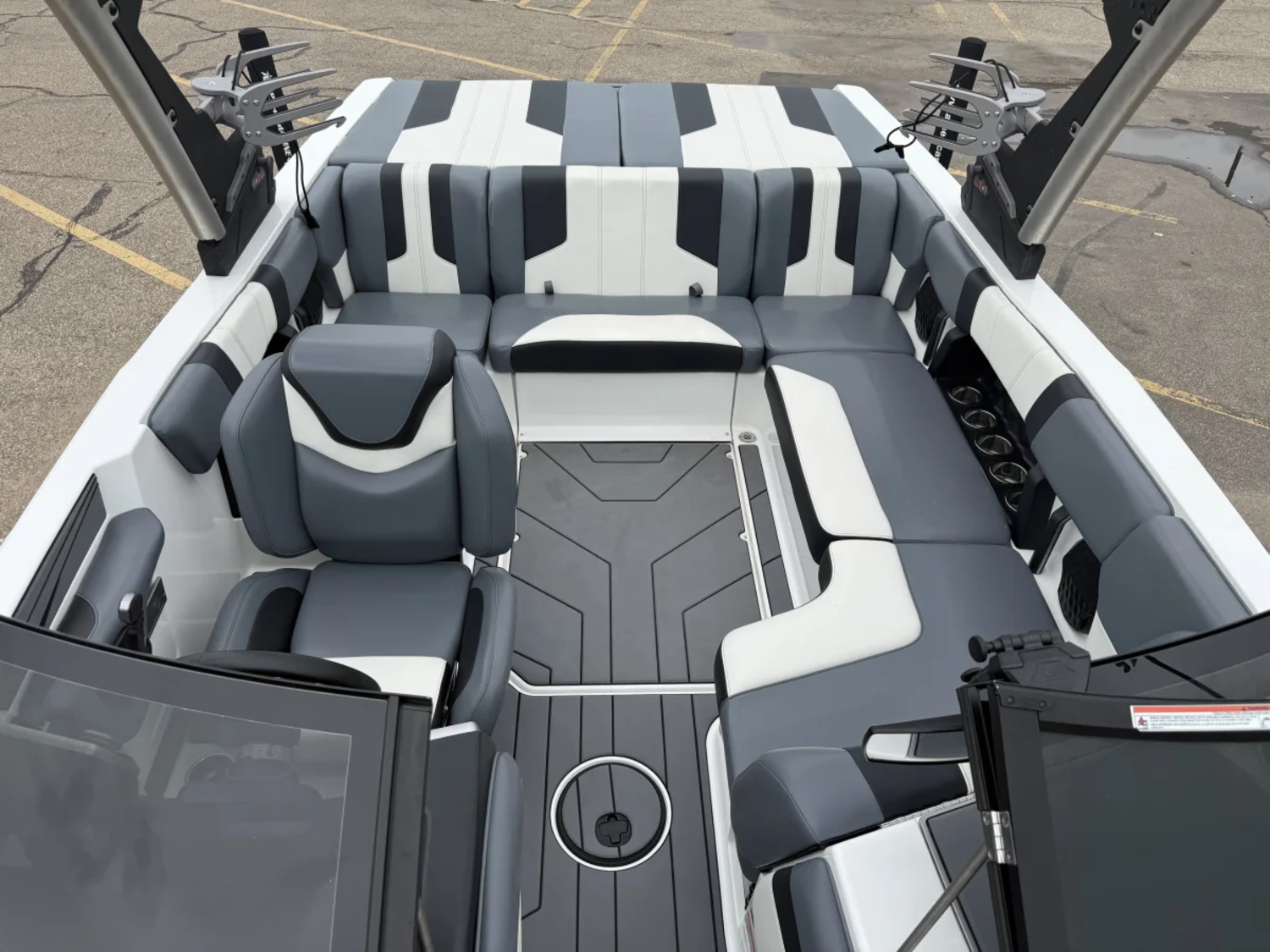 2023 Malibu 21 LX wakesetter with M5Di and TRL