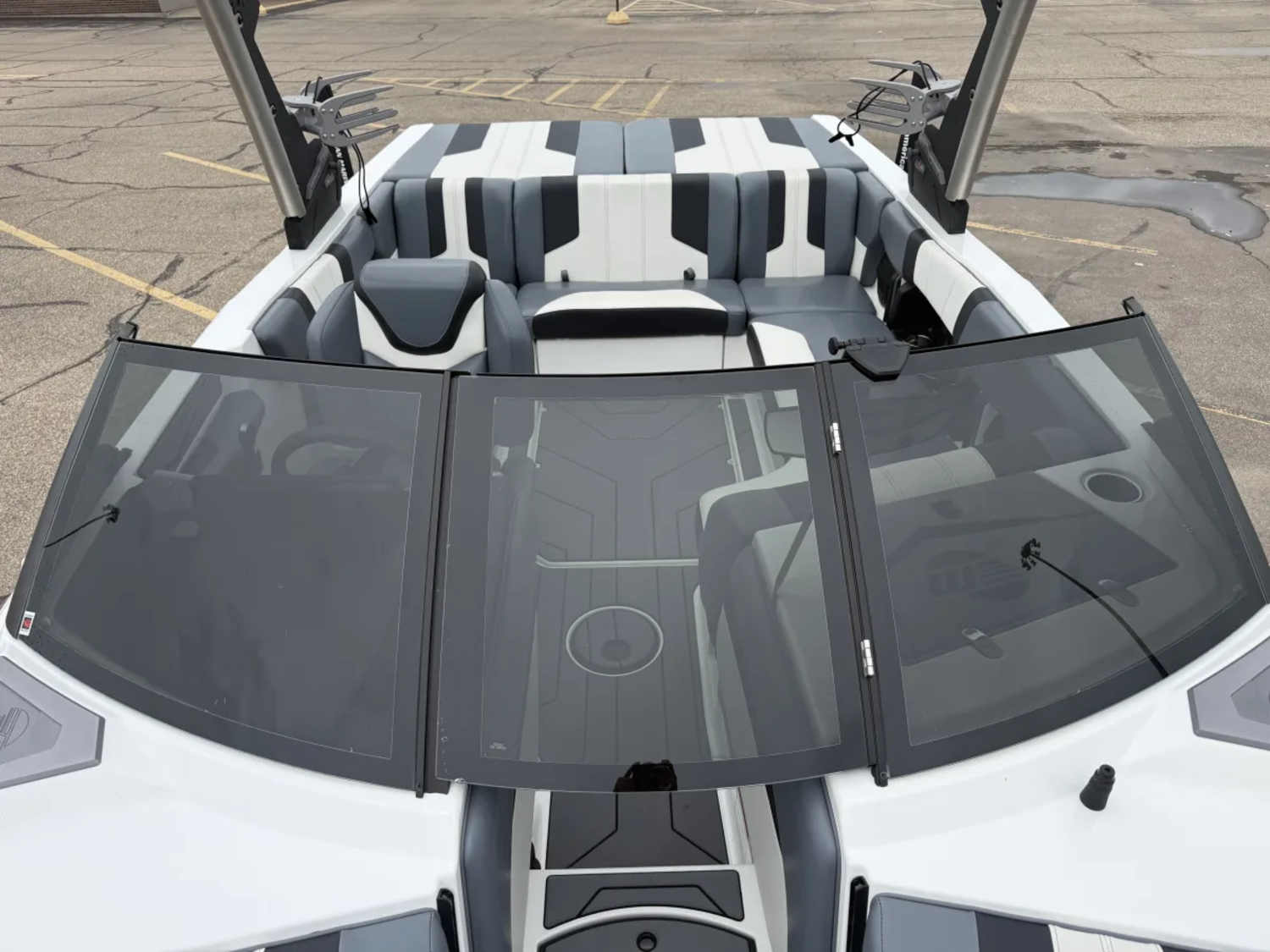 2023 Malibu 21 LX wakesetter with M5Di and TRL