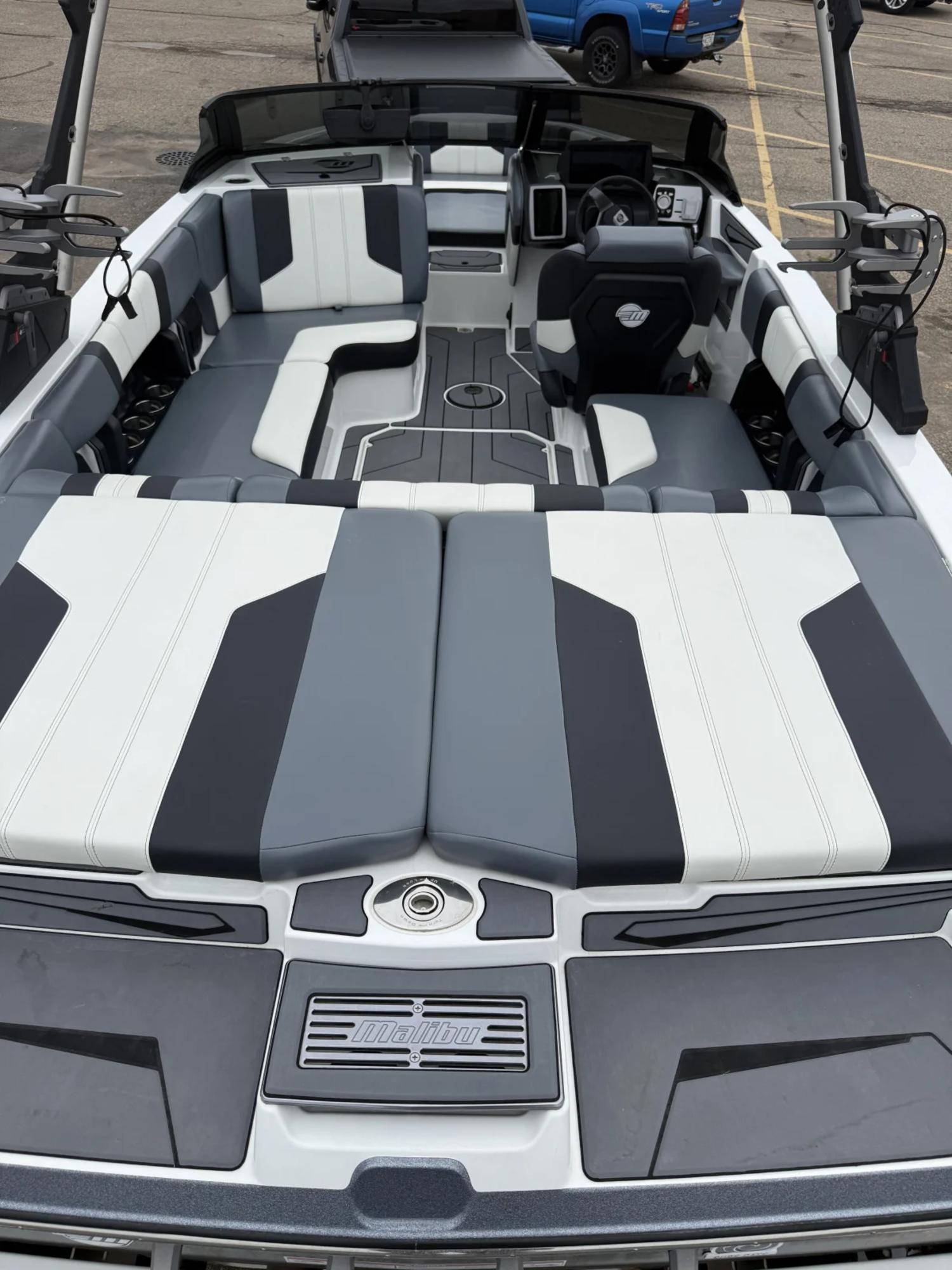 2023 Malibu 21 LX wakesetter with M5Di and TRL