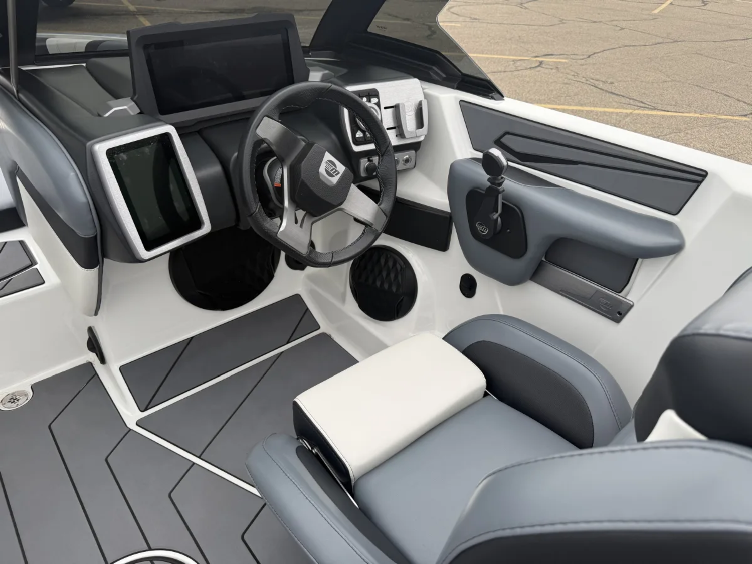 2023 Malibu 21 LX wakesetter with M5Di and TRL