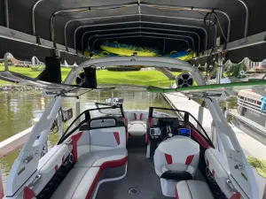 2017-malibu-wakesetter-vtx-146015-image13.webp