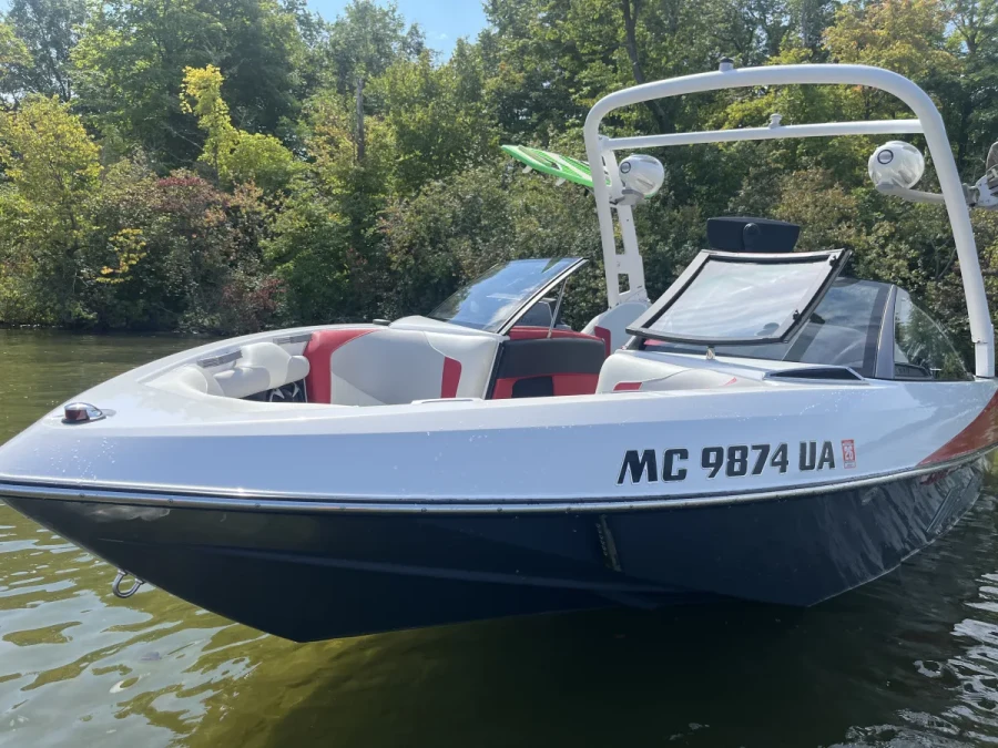 2017-malibu-wakesetter-vtx-146015-image6.webp