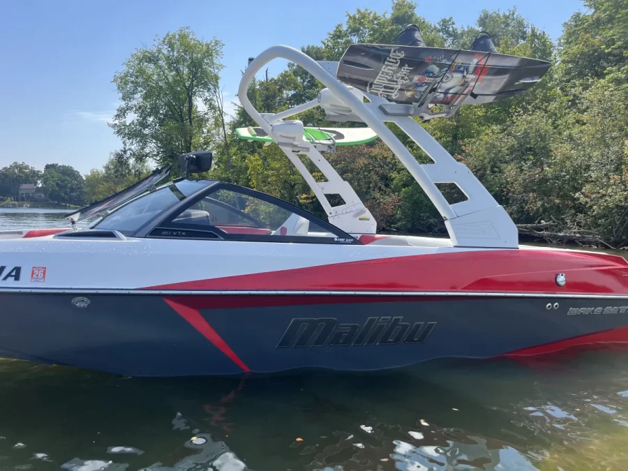 2017-malibu-wakesetter-vtx-146015-image7.webp