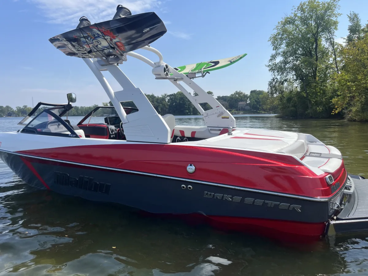 2017 Malibu Boats Wakesetter VTX