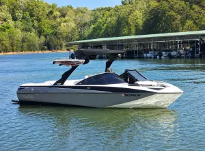 2008-malibu-wakesetter-23-lsv-146021-image0.webp