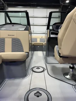 2024-mastercraft-x22-146027-image6.webp