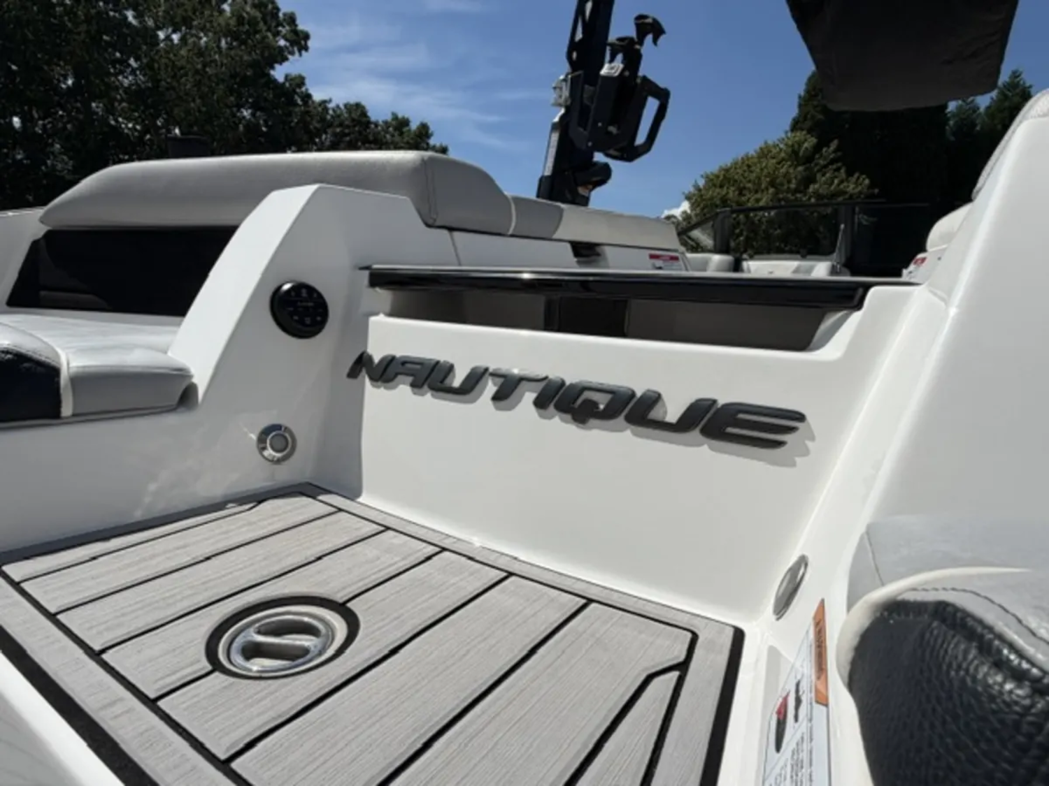 2022 Nautique S23