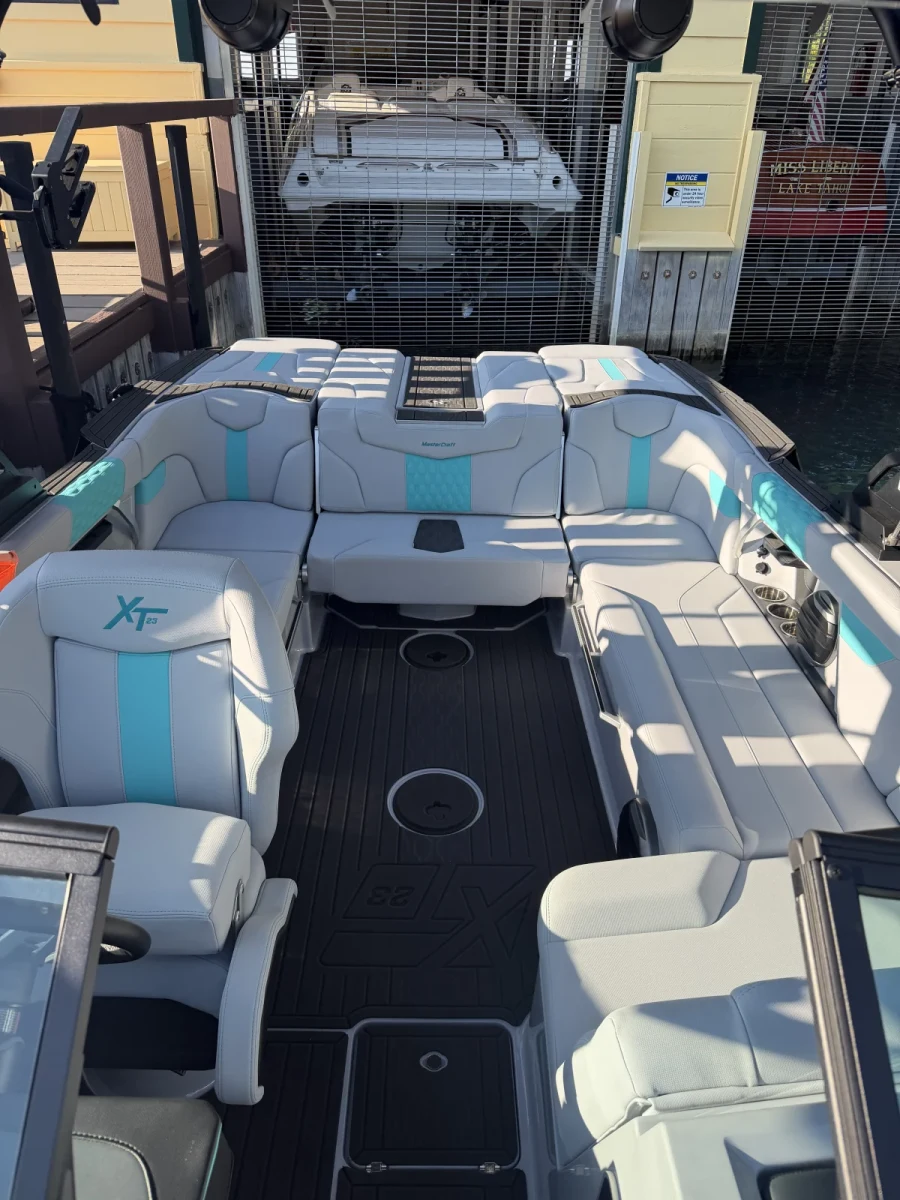 2026-mastercraft-xt23-146031-image3.webp