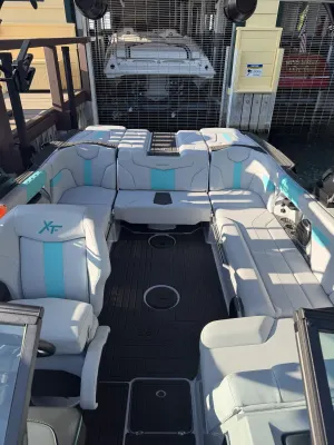 2026-mastercraft-xt23-146031-image3.webp