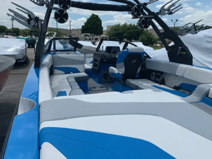 2019-malibu-wakesetter-24-mxz-146032-image1.webp