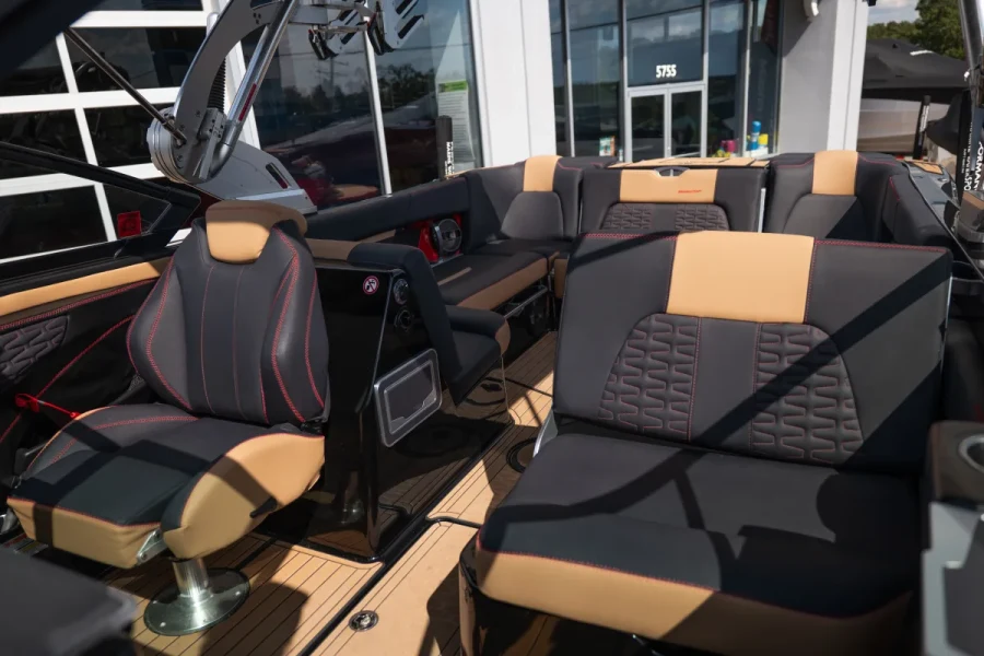 2021-mastercraft-x26-146038-image16.webp