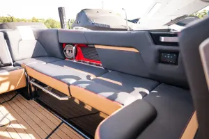 2021-mastercraft-x26-146038-image23.webp