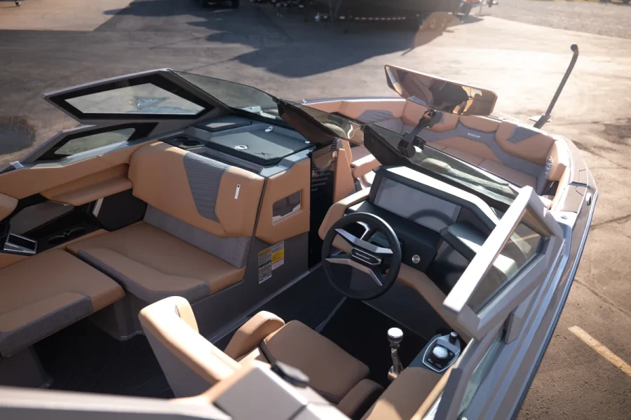 2027-mastercraft-x24-146039-image11.webp