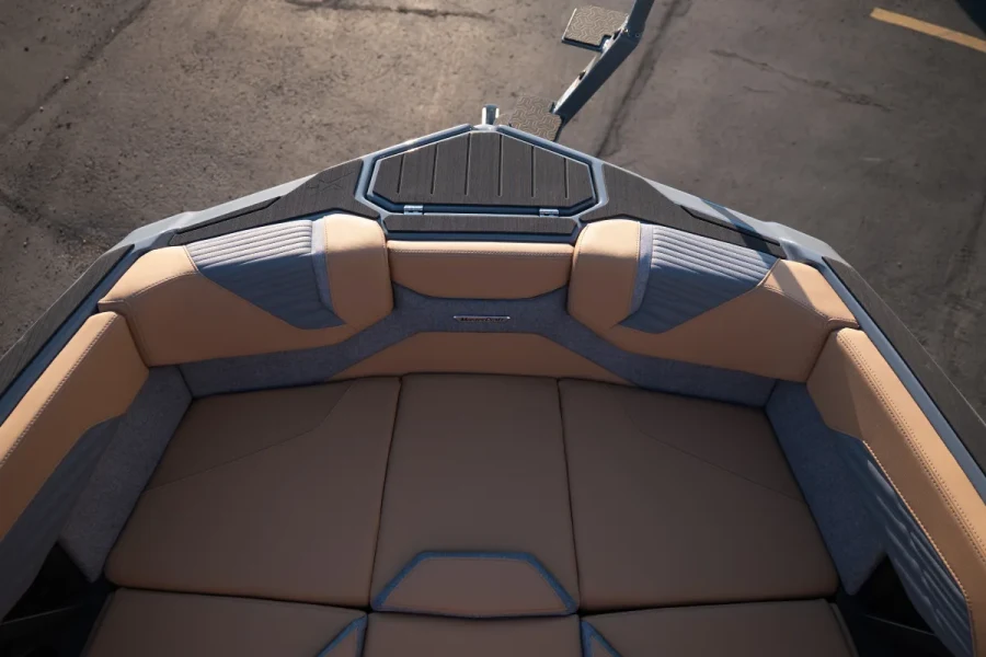 2027-mastercraft-x24-146039-image16.webp