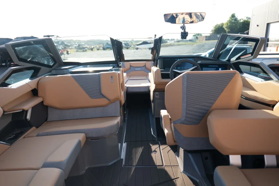2027-mastercraft-x24-146039-image19.webp