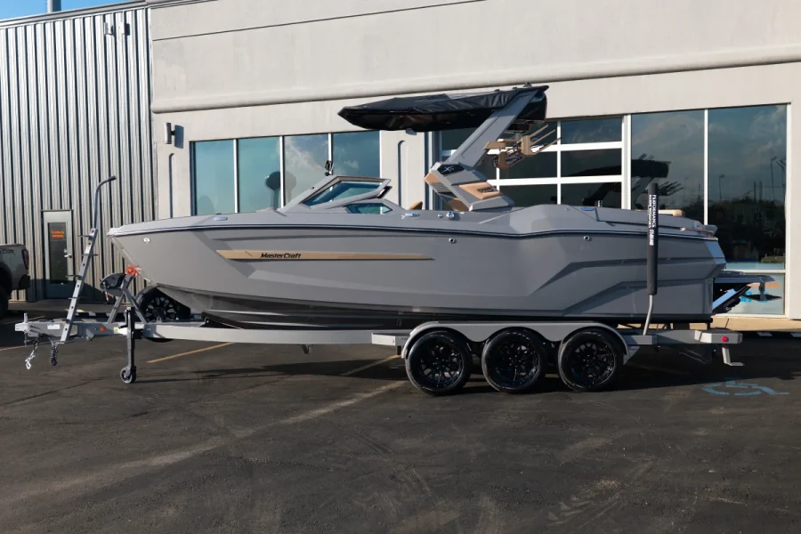 2027-mastercraft-x24-146039-image2.webp