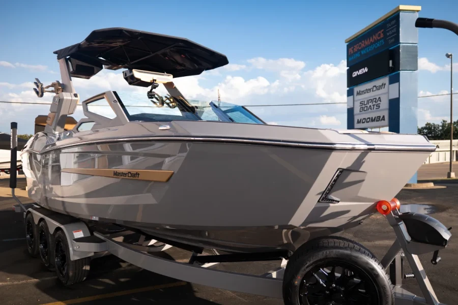2027-mastercraft-x24-146039-image6.webp