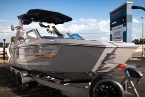 2027-mastercraft-x24-146039-image6.webp