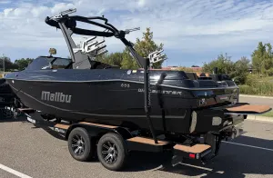 2025-malibu-wakesetter-23-lsv-146041-image2.webp